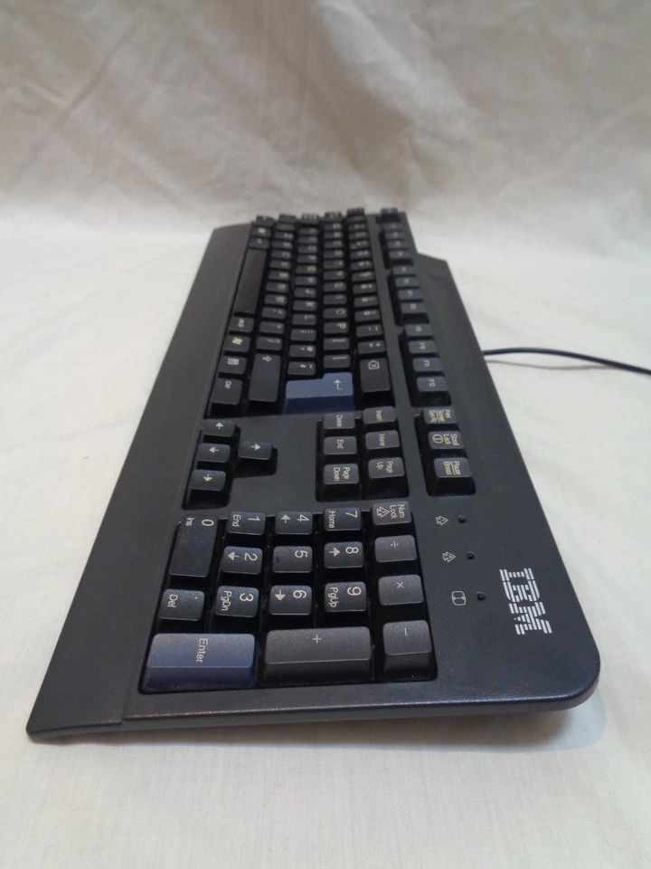 IBM SK-8820 Black PS/2 Keyboard (P/N 89P8337) - Image 4 of 4