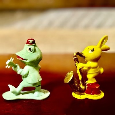 Two Vintage IDL Hand-Painted  Band Figures Hong Kong Rare Frog Banjo Rabbit Sax