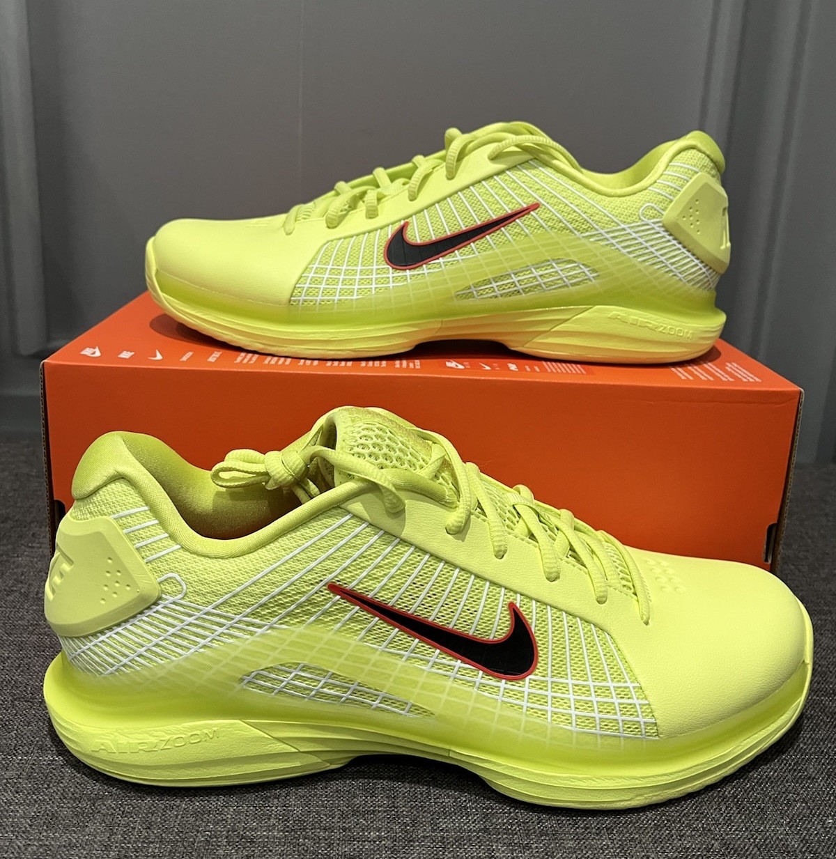 Nike Zoom Vapor 12 Hypersmash HC Tennis - HJ0549 700 - UK 8.5/EUR 43/US 9.5