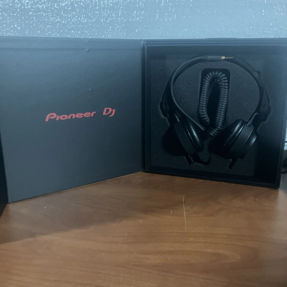 Pioneer Model Number # HDJ-C70 DJ Bluetooth Headphones Black Colored - Image 3 of 4