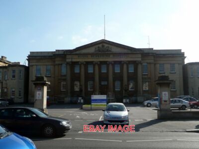 PHOTO  READING ROYAL BERKSHIRE HOSPITAL  L KINGS ROAD READING. DESIGNED BY HENRY
