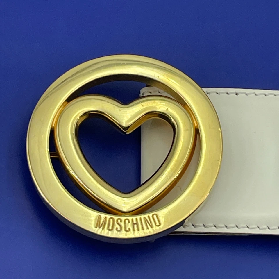 Cinturón MOSCHINO charol blanco hebilla corazón dorado 33" diseñador hecho en Italia Foto 3 de 4