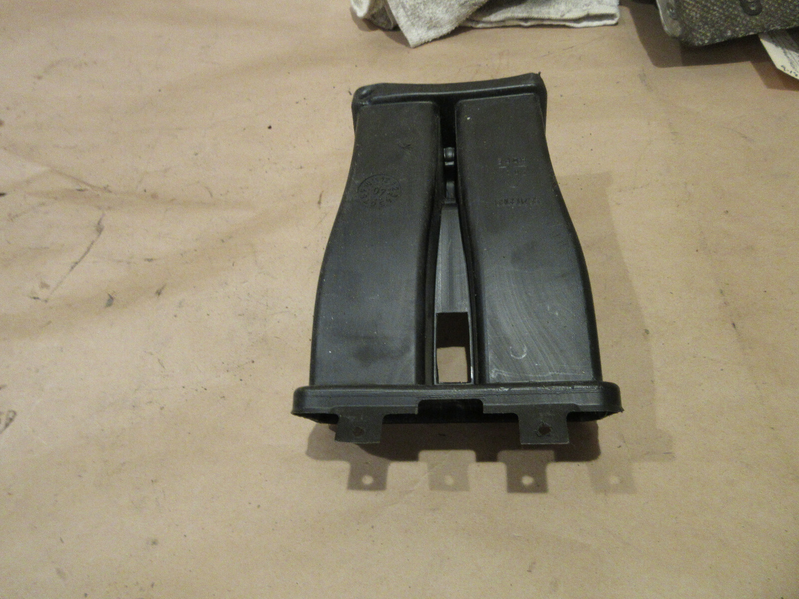 Maserati Quattroporte 2003 - Air Ducting For Rear Opening  P/N  66703900