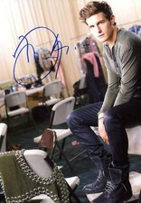 ACTOR and MODEL Nico Tortorella autograph, signed photo