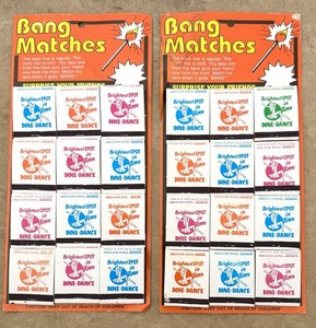 2 Sets VINTAGE NOS NOVELTY TRICK BANG MATCHES MATCHBOOKS on CARDS RISQUE