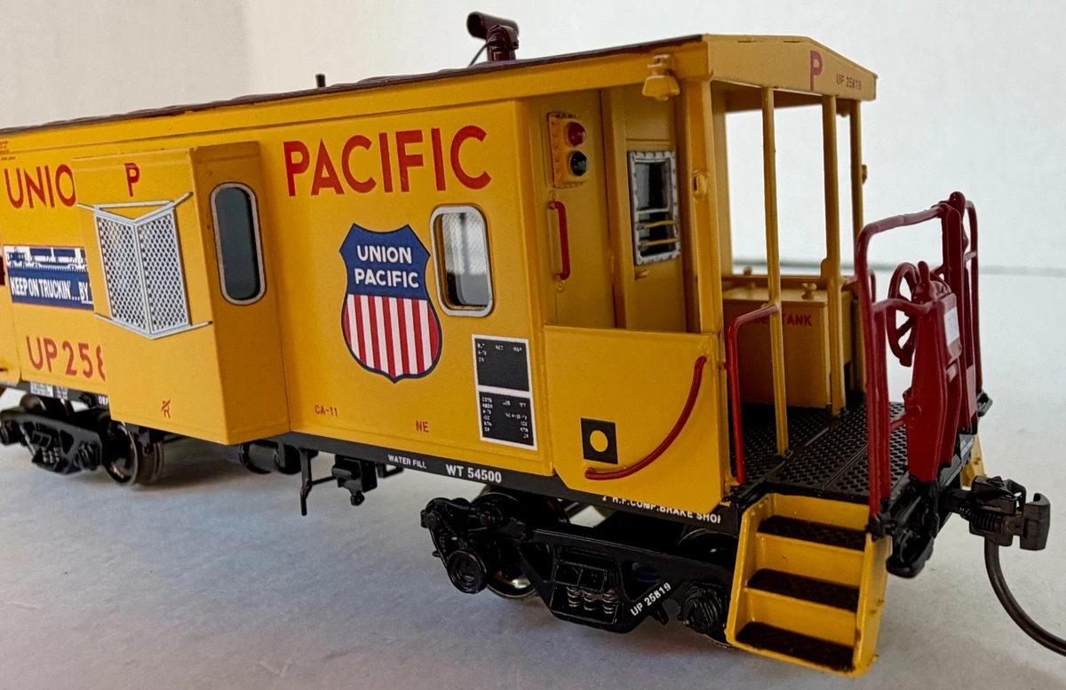 OVERLAND (OMI) 3730.1 | Union Pacific CA-11 Caboose #25819 | HO Scale | NICE!