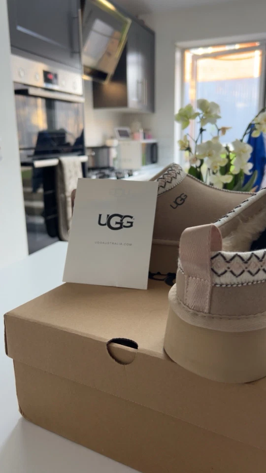 UGG Australia Women's Slippers Size 6 Beige Colour - Image 3 of 4