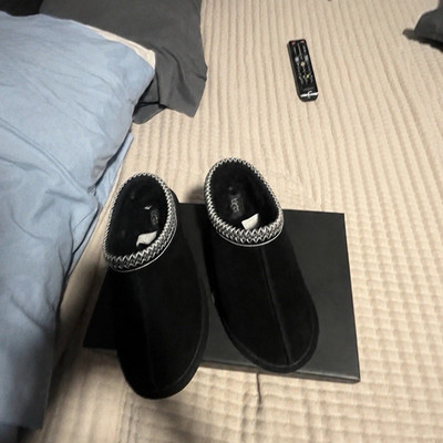 Uggs size 7 men