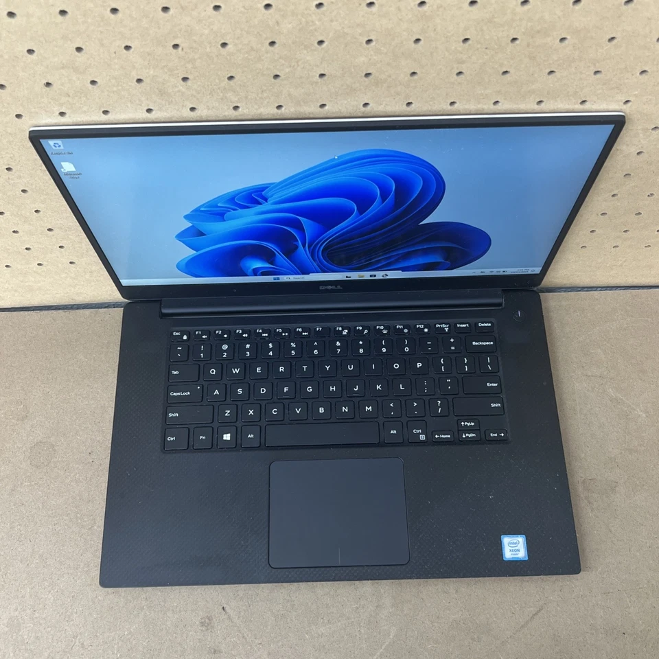 Dell Precision 5520 Xeon E3-1505M 2.8GHz 8GB RAM 128GB QUADRO M1200 *LEIA DESC* - Imagem 2 de 4