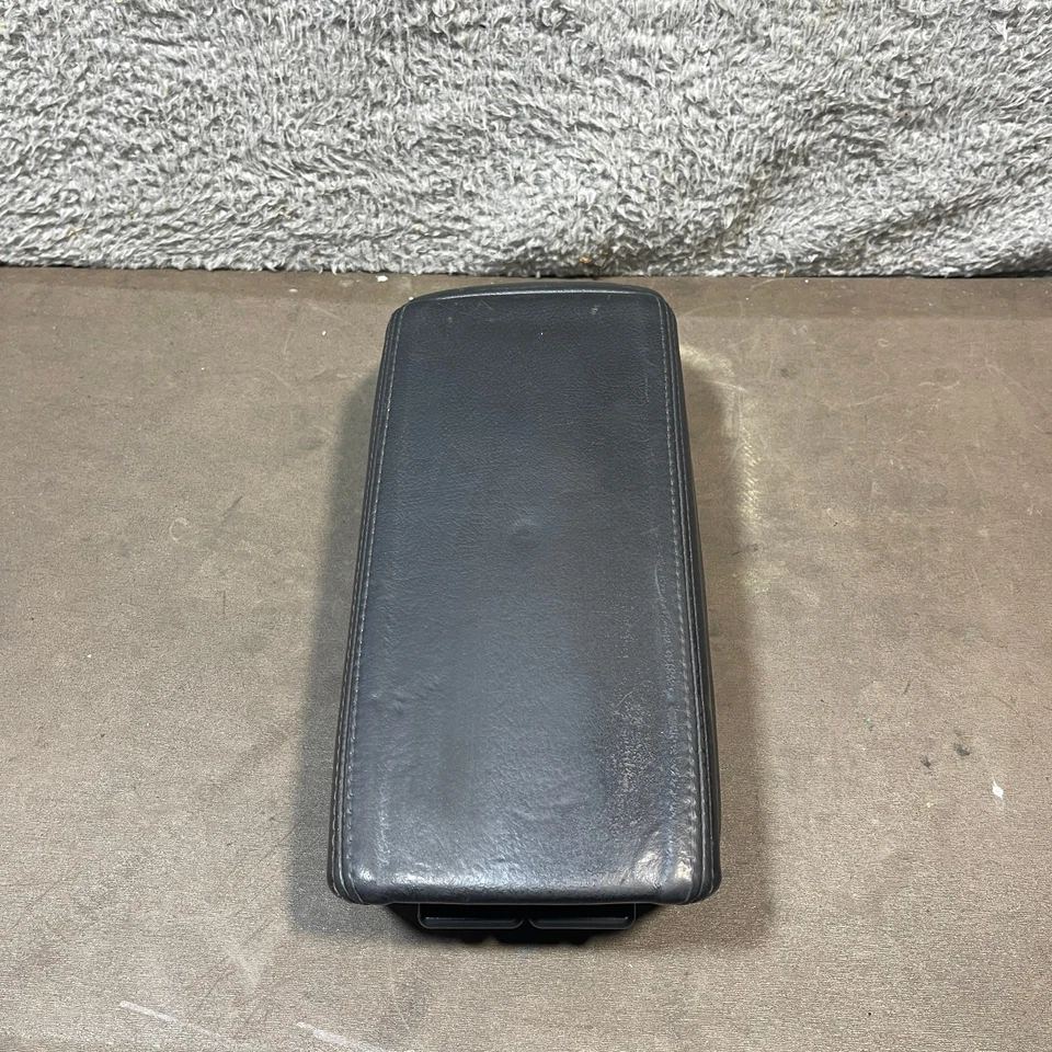 2003 - 2007 年本田雅阁 ACURA TSX 黑色中控台扶手组件 原始设备制造商 — 第 2/4 张图片