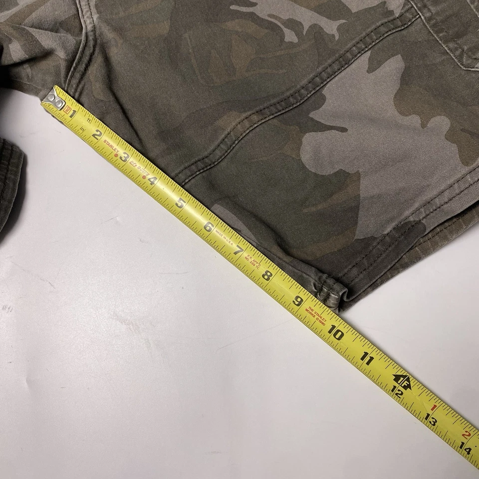 Wrangler Men's Green Cargo Hiking Shorts 10" Camo Relaxed Fit Canvas Size 44 - Image 3 of 4