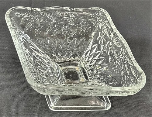 BB) Mini Glass Fruit Bowl Trinket Candy Dish Pedestal Bowl Rhombus - Picture 6 of 11