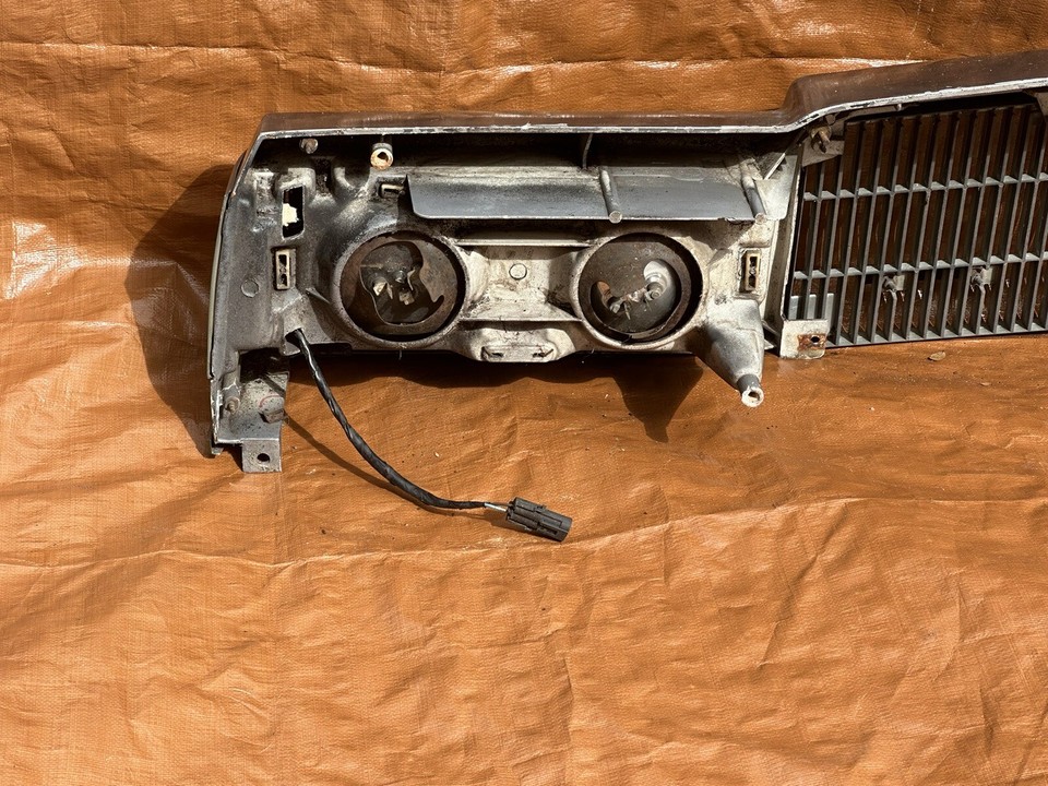 1984 1985 Buick Lesabre Full Header Panel Assembly with Grille and