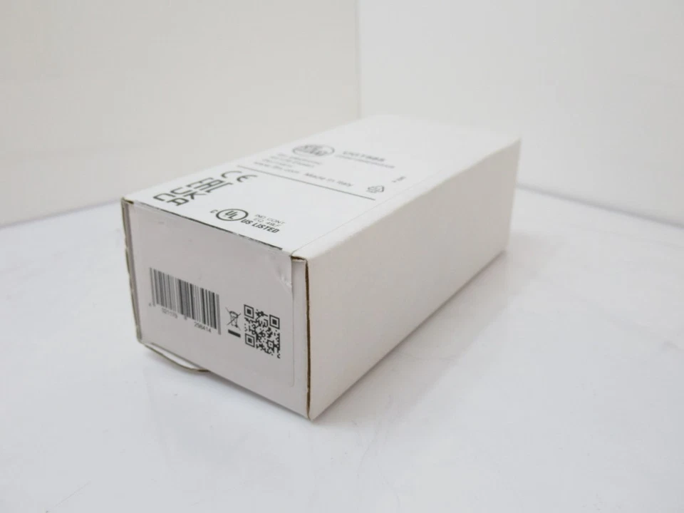 Sensor ultrasónico efecto electrónico UGT585 UGQ01200E2KG/US UGQ01200E2KGUS Ifm Foto 2 de 4