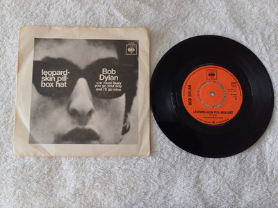 plays ex-  vg  Bob Dylan 7'' leopard skin pill box hat 1966 sleeve vg cbs 2700
