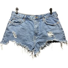 Forever 21 Premium Distressed Denim Shorts Light Wash Frayed Hem Size 30