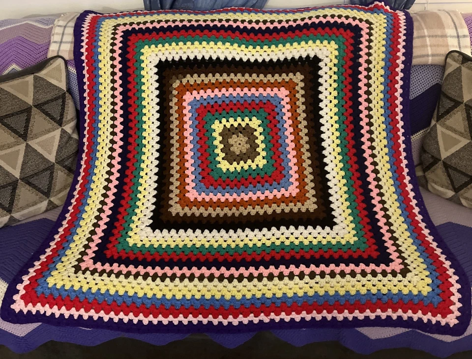 New Handmade Crocheted Afghan Blanket Pattern Home Decoration. - Image 2 of 2