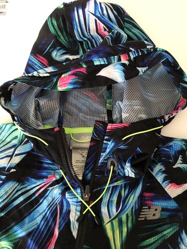 Chaqueta cortavientos New Balance para mujer de malla negra tropical floral hojas de palma NUEVA - Imagen 8 de 11
