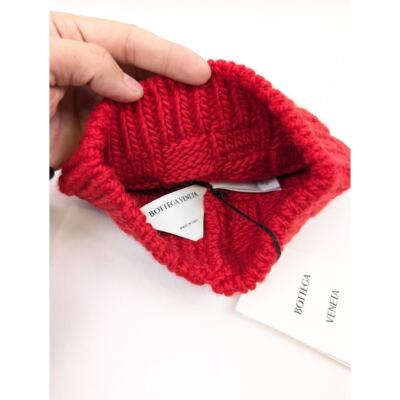 Bottega Veneta HandKnit Wool Square Beanie/Hat in Red BNWB M | eBay