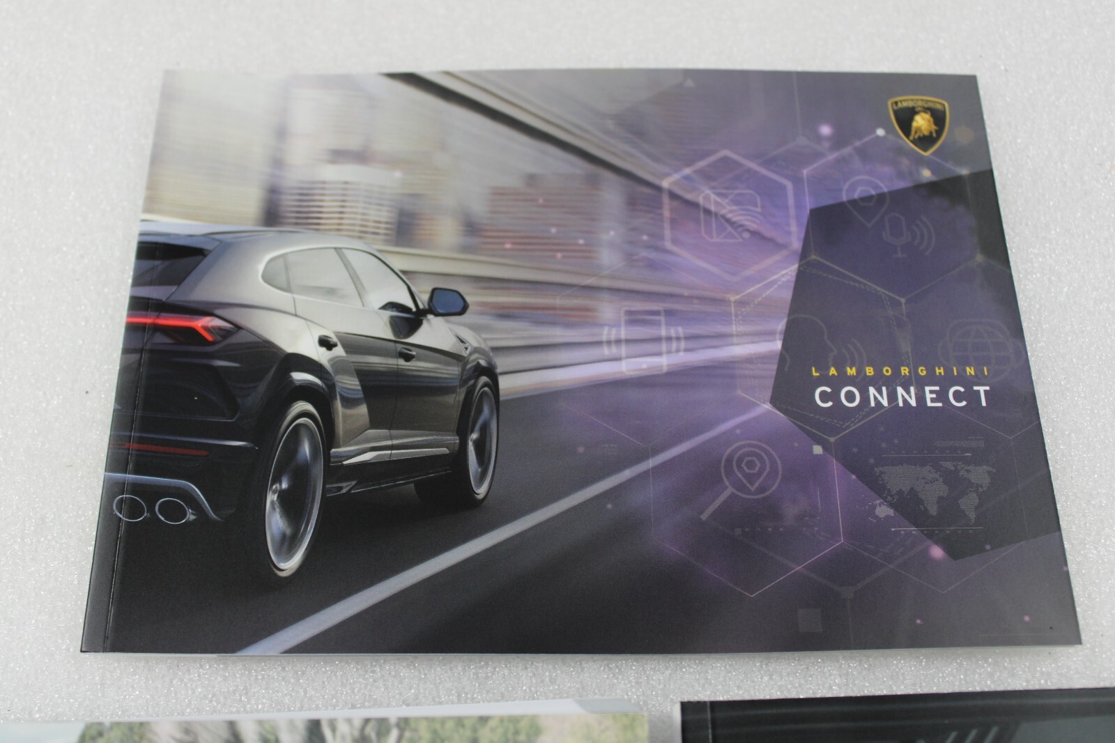 Lamborghini Urus, Owners Manual w/Case, Used