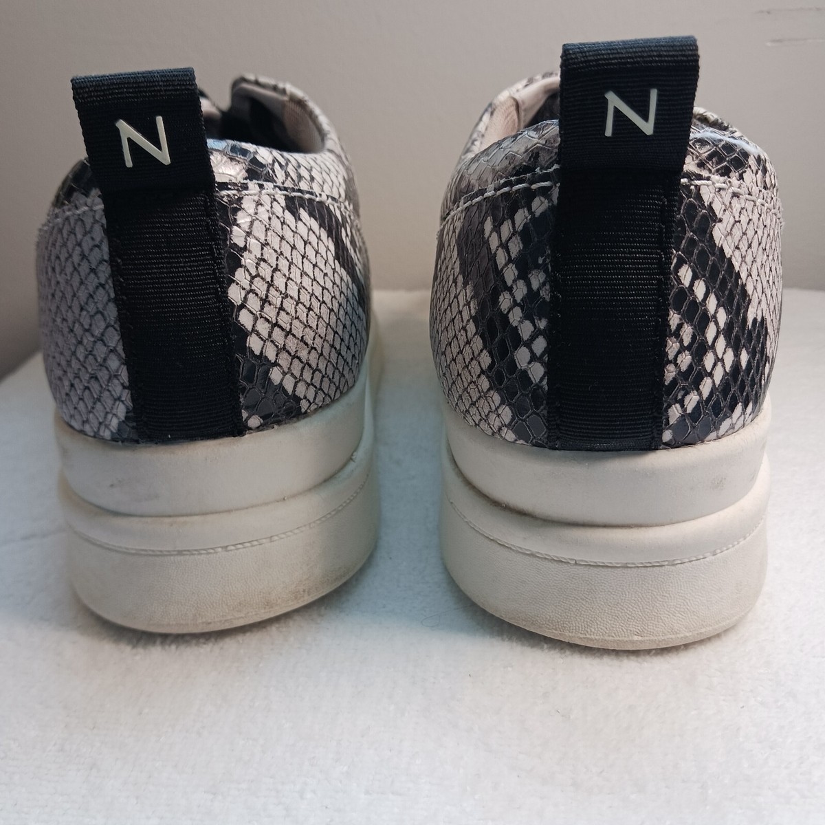 Naturalizer Yarina snakeskin Tennis sneaker Size