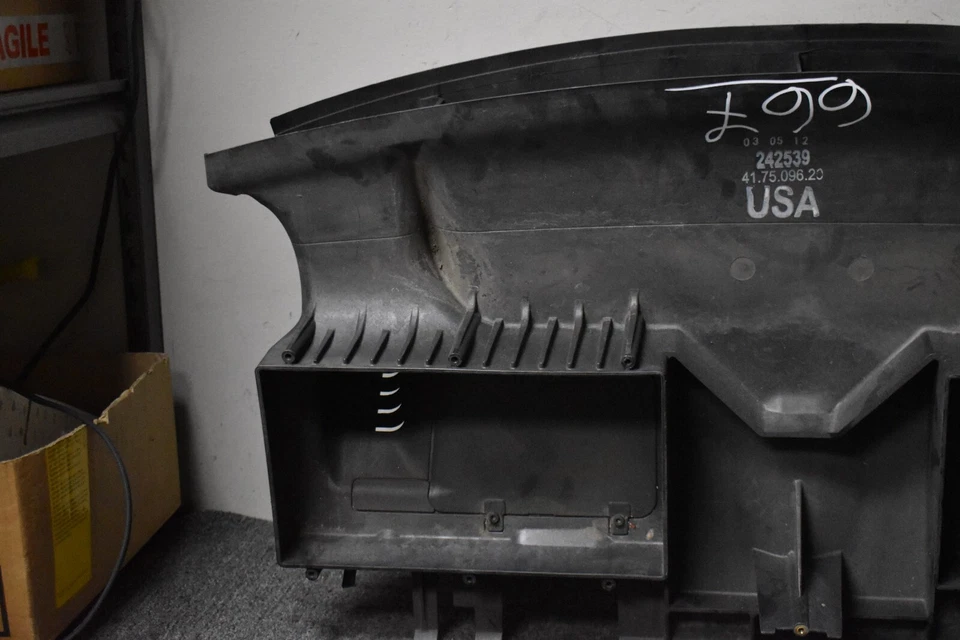 LIMPIADOR DE CAJA DE AIRE INFERIOR FERRARI CALIFORNIA FÁBRICA OEM Foto 2 de 4