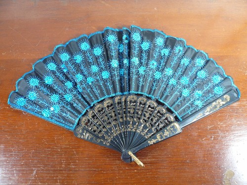 Chinesischer Handfächer blau mit Pailletten 16" geöffnet - Bild 6 von 6