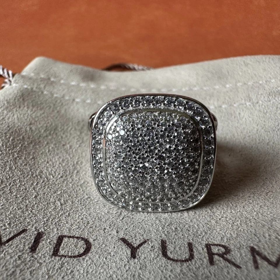 Anillo pequeño David Yurman de plata de ley con pavé de diamantes talla 9 Foto 2 de 4