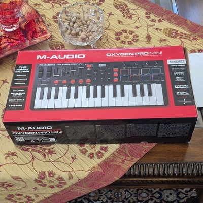 M-Audio Oxygen Pro Mini 32-Key MIDI Keyboard Controller USB Arpeggiator Pads