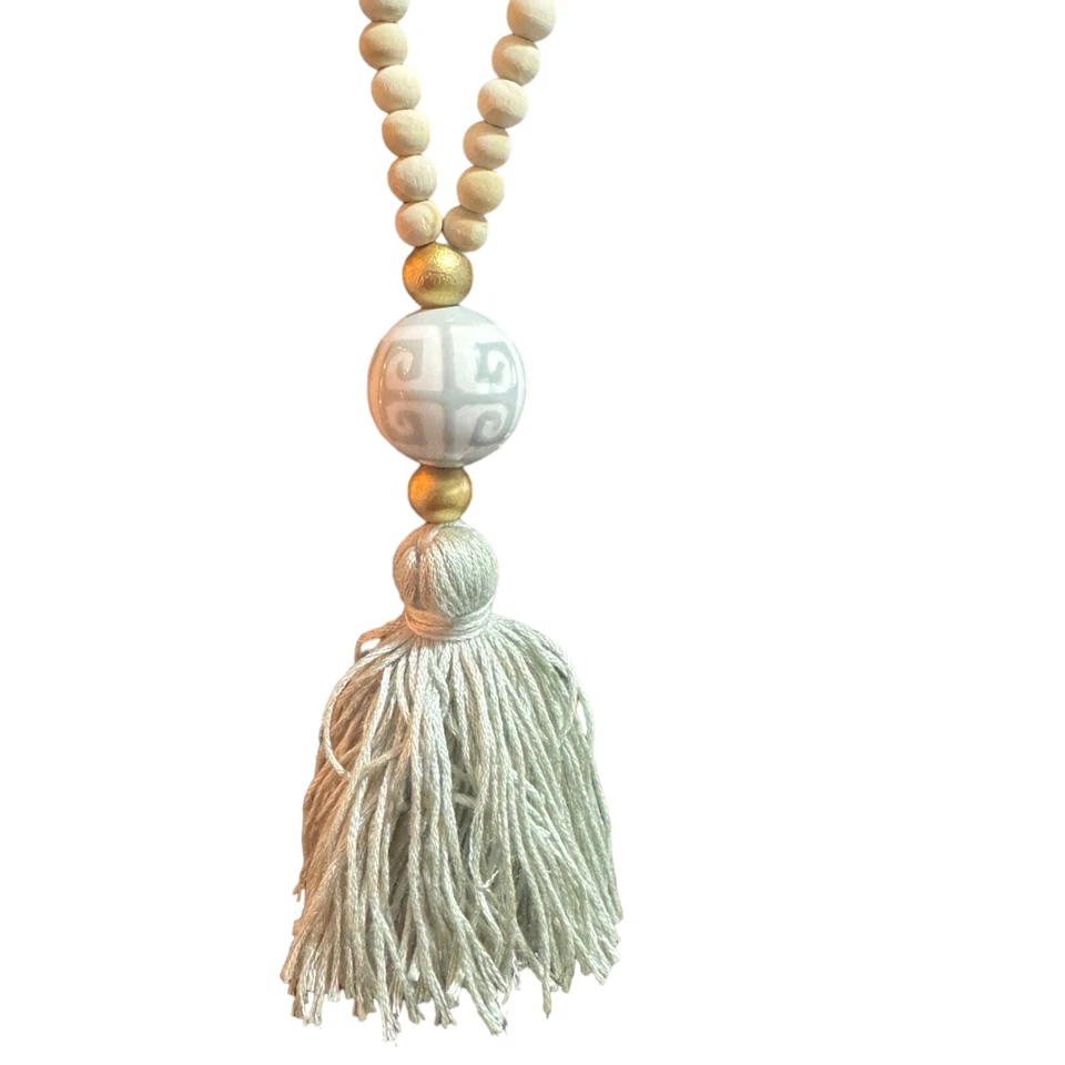 Juego de pulsera de collar de cuentas y borlas de madera con detalles de cerámica Foto 2 de 4