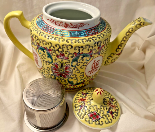 Good Fortune CHINESE TEAPOT with Tea Strainer - Picture 3 of 4