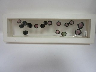 Esoterik Edelsteine Turmalin im Schweberahmen 16Stk VV1710