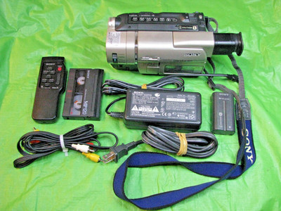 Sony CCD-TRV87 Hi8 Analog Camcorder - Record Transfer Play Video