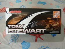  20 Tony Stewart HOME DEPOT 2003 Chevy Monte Carlo Action 1/24