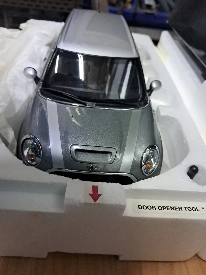Kyosho Mini Cooper S Clubman  1/18 - Immagine 3 di 4