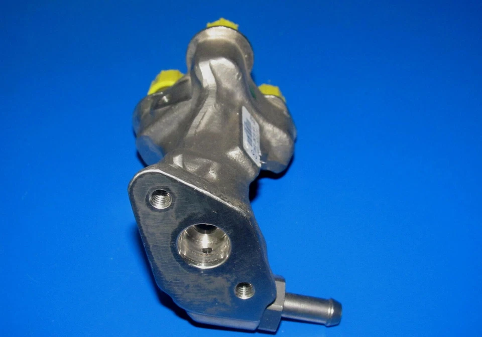 Mercedes Benz Genuine Fuel Distributor Part Number 2720701395 (A2720701395) 1 PC - Изображение 4 из 4