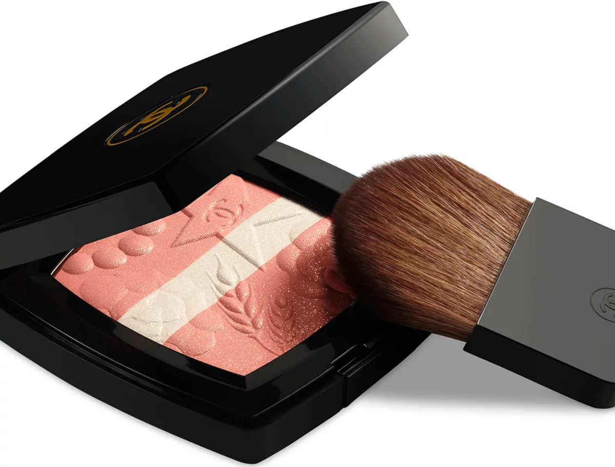 CHANEL Illuminating Powder Blush #998 “Peche Lumiere” Holiday 2025
