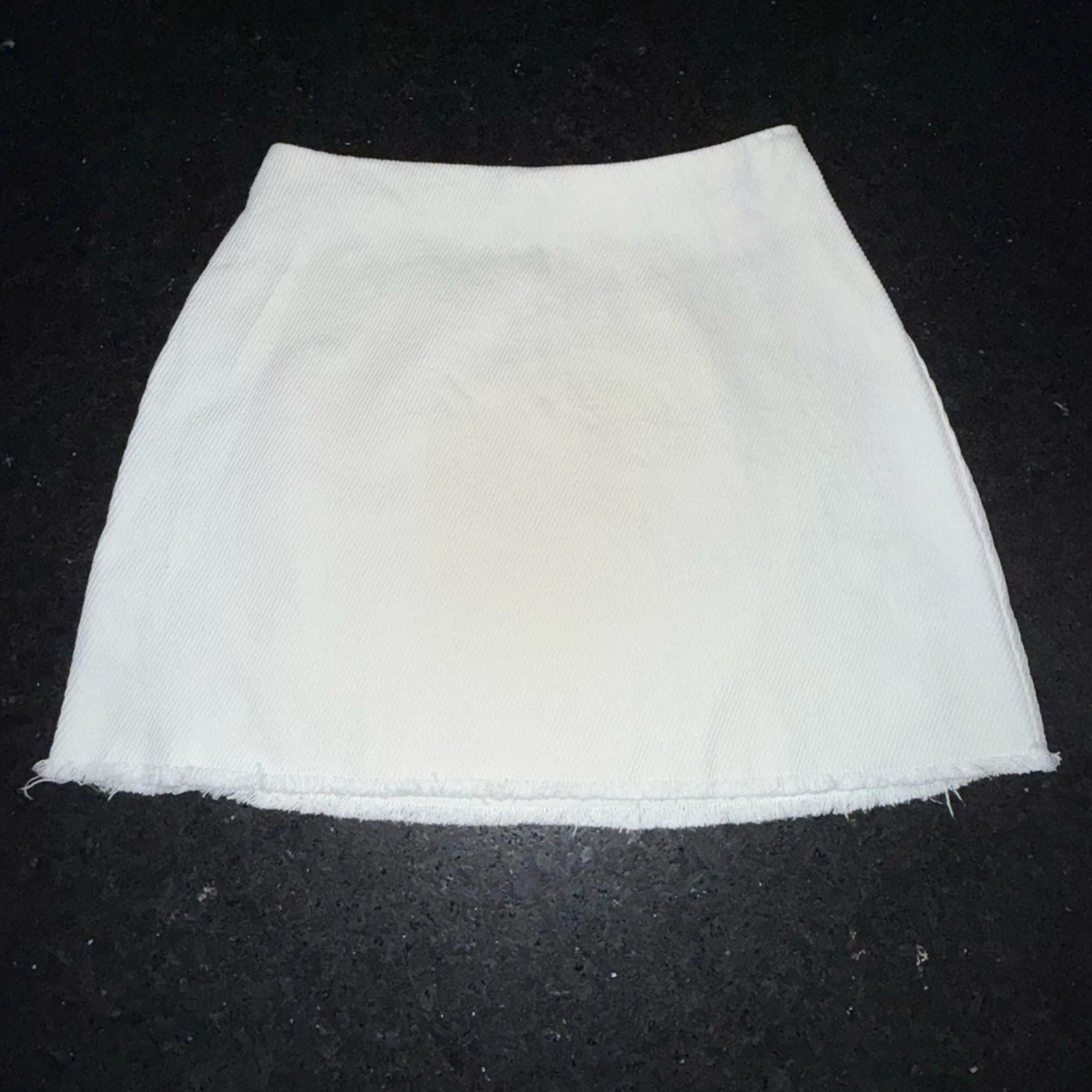 UEC URBAN OUTFITTERS IVORY WHITE TEXTURED 100% COTTON MINI SKIRT BACK ZIPPER SM