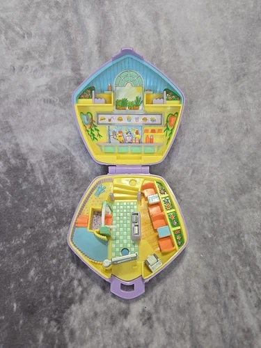 Vintage Polly Pocket 1992 Fast Food Restaurant Diner Purple Compact