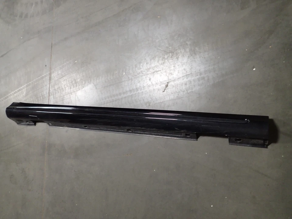 2014-2019 MERCEDES BENZ C117 CLA45 AMG RIGHT SIDE SKIRT ROCKER PANEL OEM BLACK - Image 2 of 4