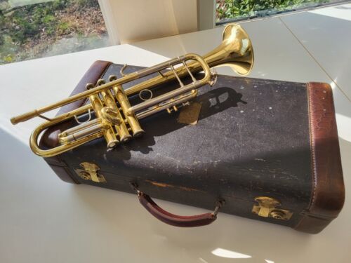 Bach Stradivarius Model 37 Trumpet - Picture 4 of 9
