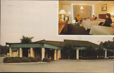 Quality Inn Watching TV Florence South Carolina Advertising Chrome Postcard