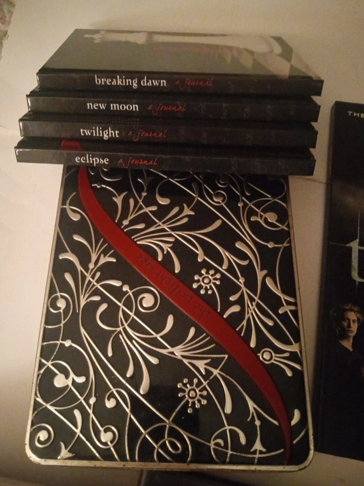 Сумеречная сага серии лот из 5 DVD/книга/памятные журналы/один бесплатный DVD - Изображение 3 из 4