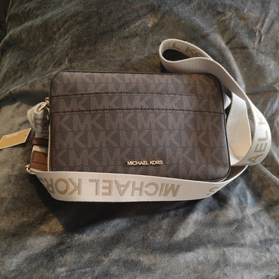 Michael Kors NWT Maeve Large East West Pocket Crossbody Brown/Luggage Bag