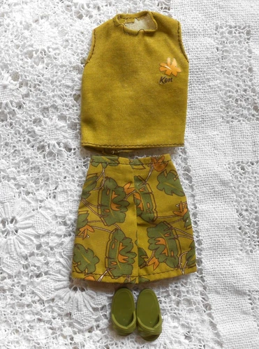 Vintage 2002 Mattel Ken Beach Fashion Clothes Outfit Shorts Green Sandals 68040
