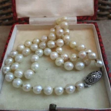 STUNNING  CLASSIC SALTWATER  UNIFORM AKOYA CULTURED PEARL NECKLACE 16.5'