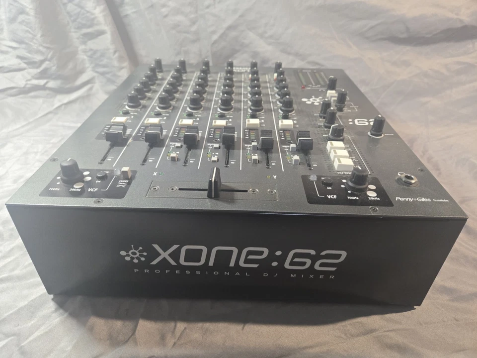 Allen & Heath XONE:92 Professional 6 Channel Club/DJ Mixer - Image 4 of 4