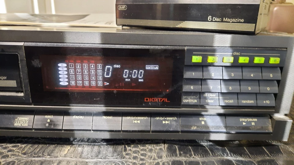 Technics Multi Compact Disc Player SL-P600C TESTED WORK - Image 3 of 4