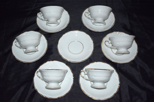 Vintage WAWEL Made in Poland 6 Cups and 7 Saucers Set Gold Trim