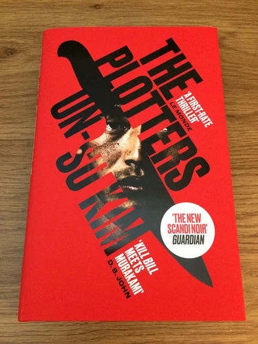 THE PLOTTERS Un-Su Kim Signed Numbered (380/700) Black Edges 1st - 1st NEW HBK